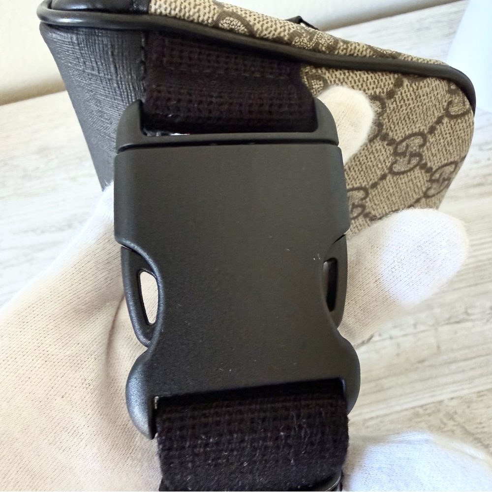 New Gucci brown GG Supreme Monogram men belt bag - Picture 8 of 14